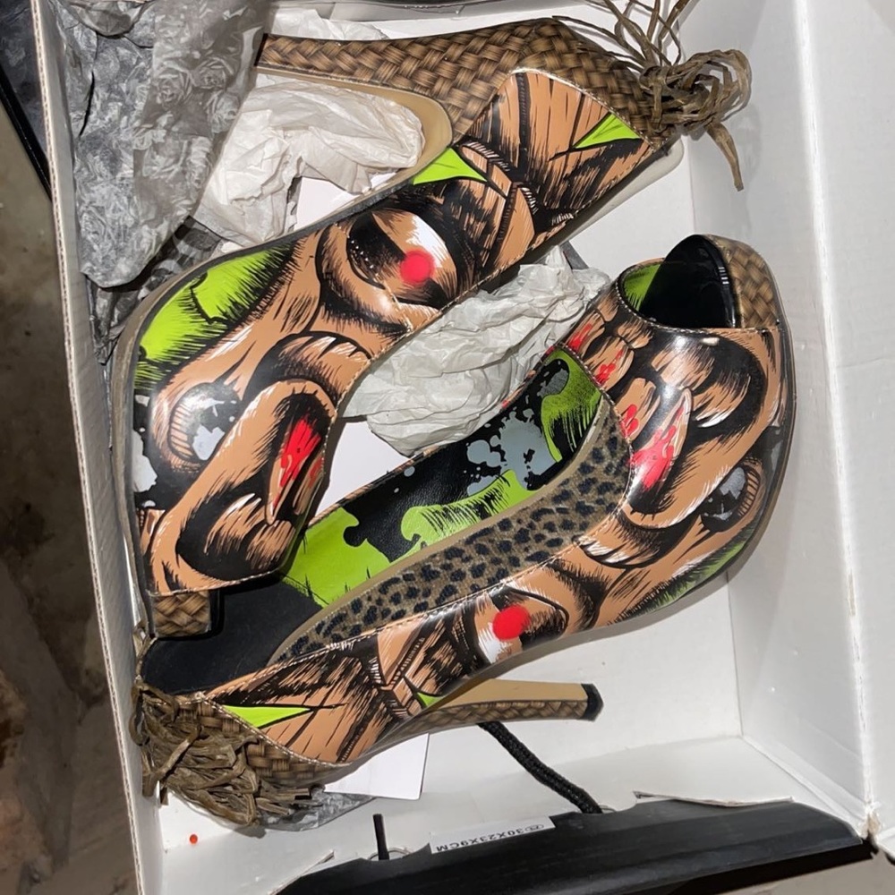 Size 7 iron fist girl heels